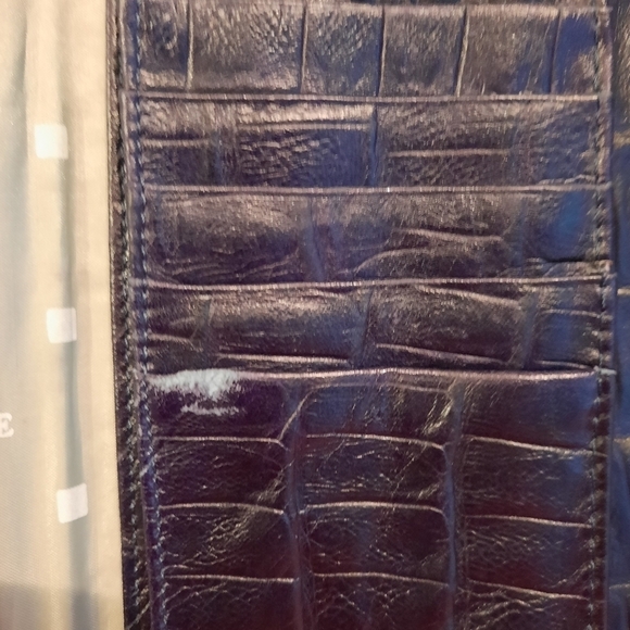 Prune Black Leather Tri-fold Wallet Argentinian Crocodile Leather - Picture 8 of 12